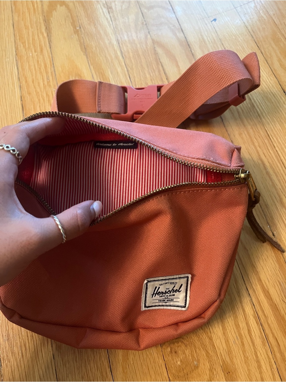 Herschel Supply Co. Pink Waist Bag / Fanny Pack - Picture 2 of 2